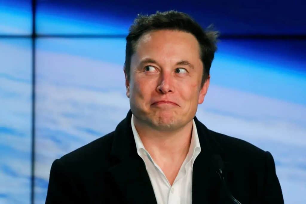 O comando de Elon Musk no Twitter tem gerado dúvidas e polêmicas. Imagem: Reprodução/Shutterstock